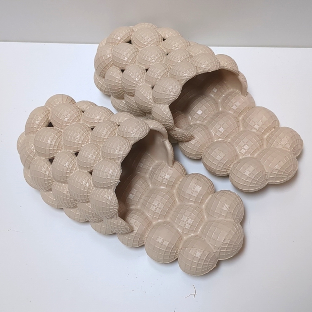 Cream Bubble Slippers - 9 - Never Worn